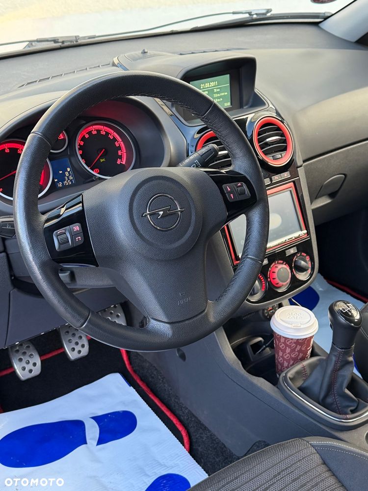 Opel Corsa 1.2 16V Cosmo - 32