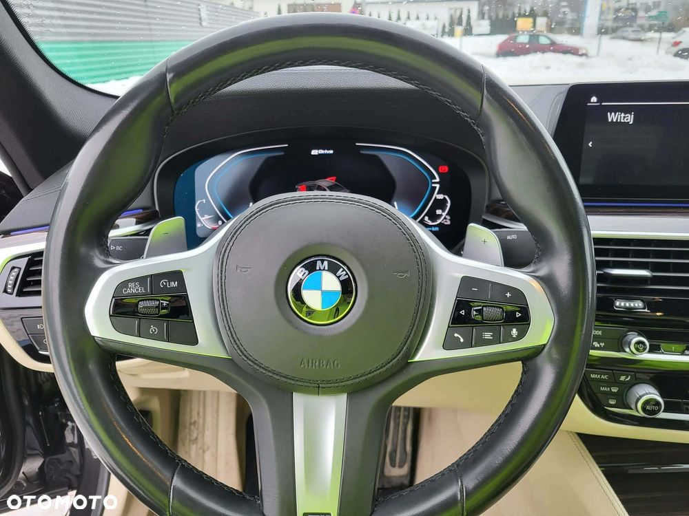 BMW Seria 5 530e iPerformance xDrive - 17