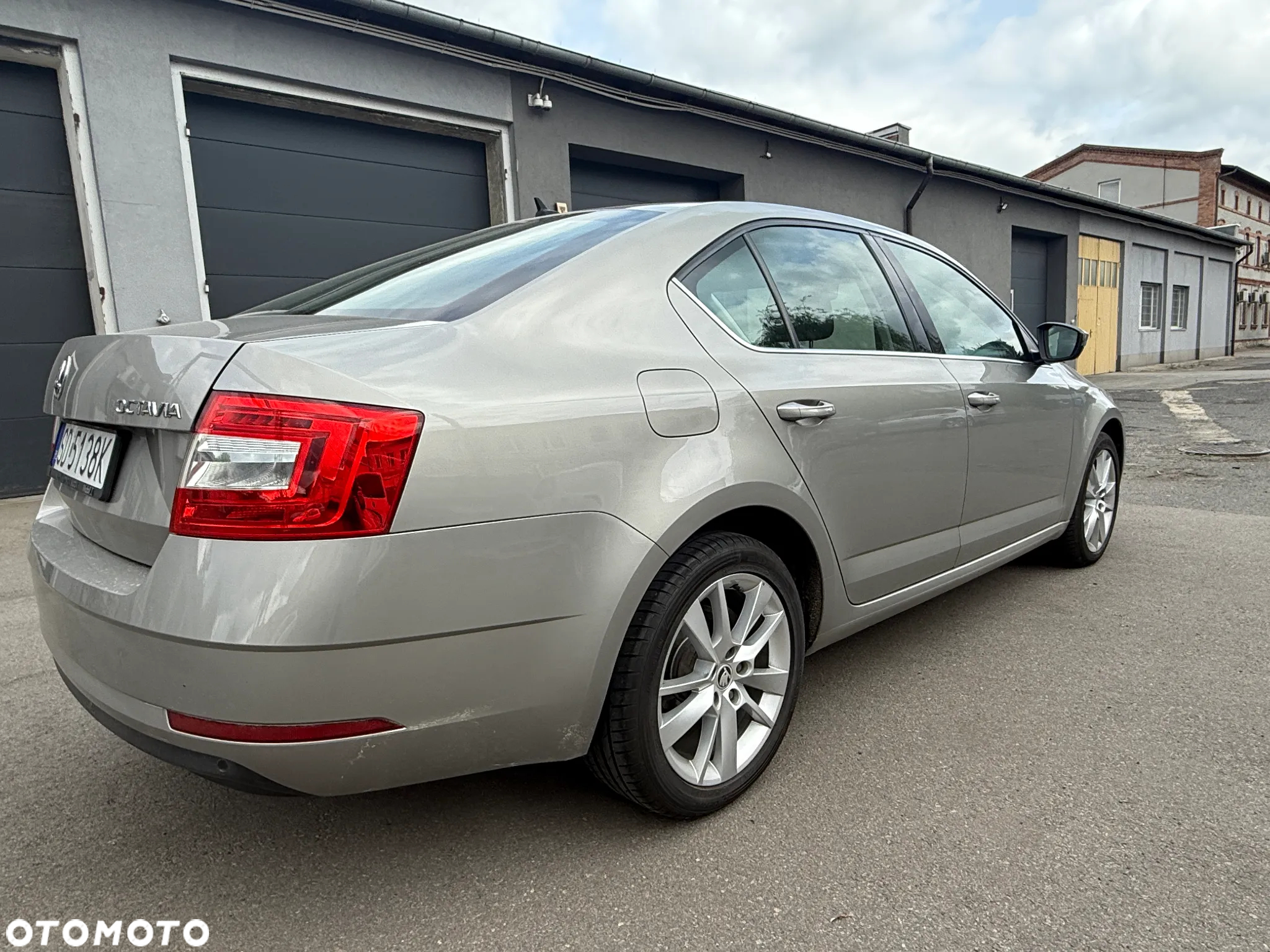 Skoda Octavia 2.0 TDI SCR Style DSG - 4