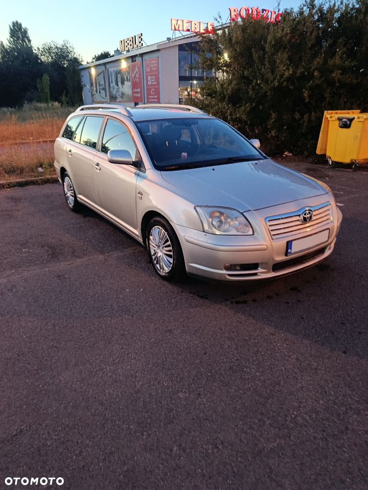Toyota Avensis - 2