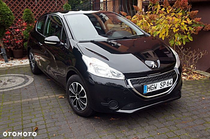 Peugeot 208 - 13