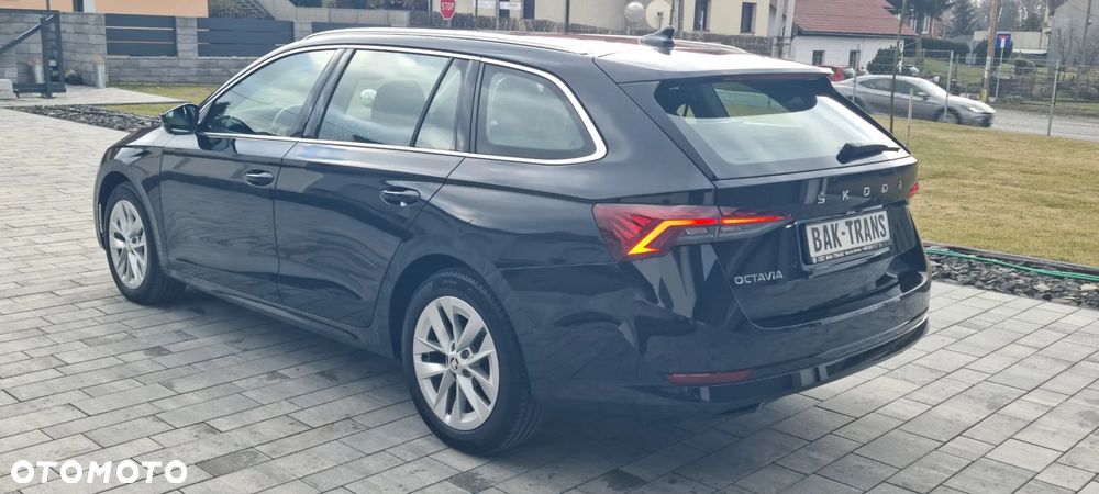 Skoda Octavia 2.0 TDI DSG Style - 6