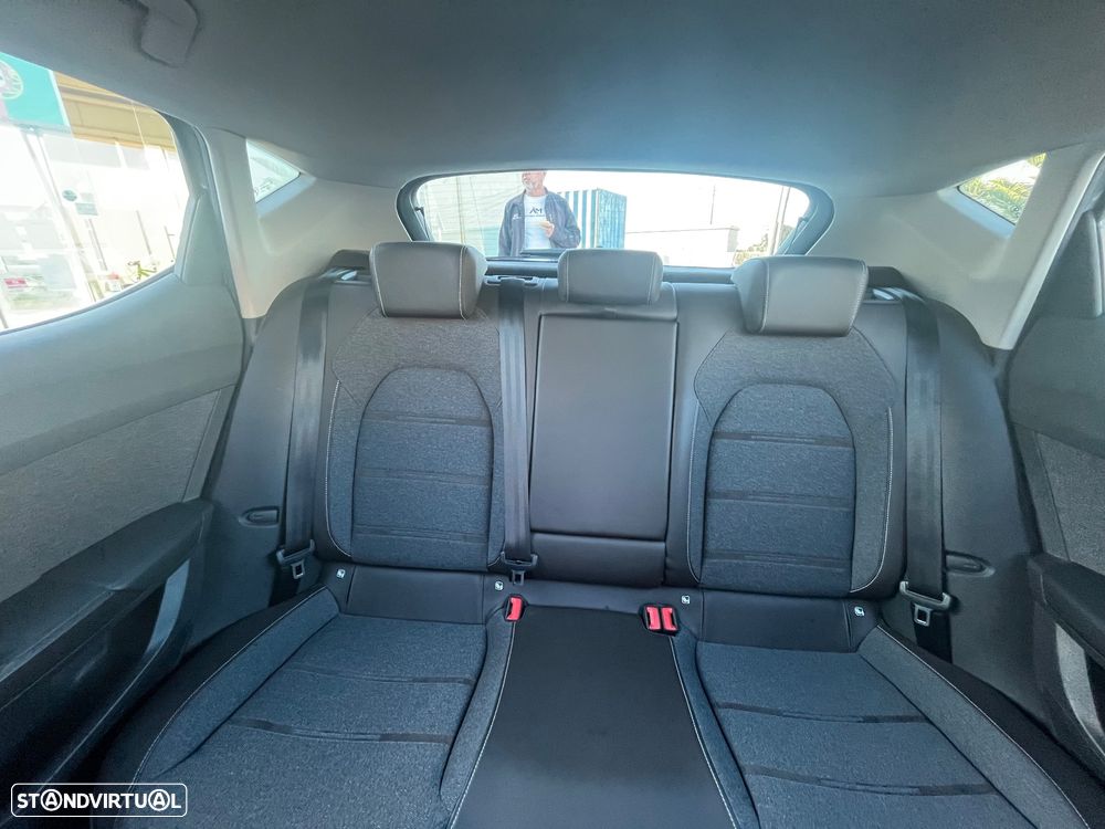 SEAT Leon 1.4 e-Hybrid Xcellence DSG - 51