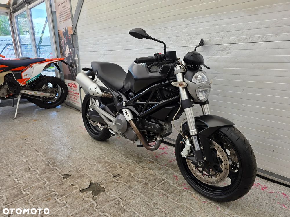 Ducati Monster - 12