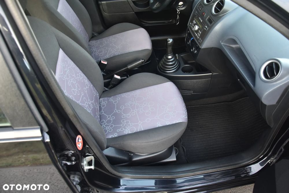 Ford Fiesta ver-1-3-black-magic - 25