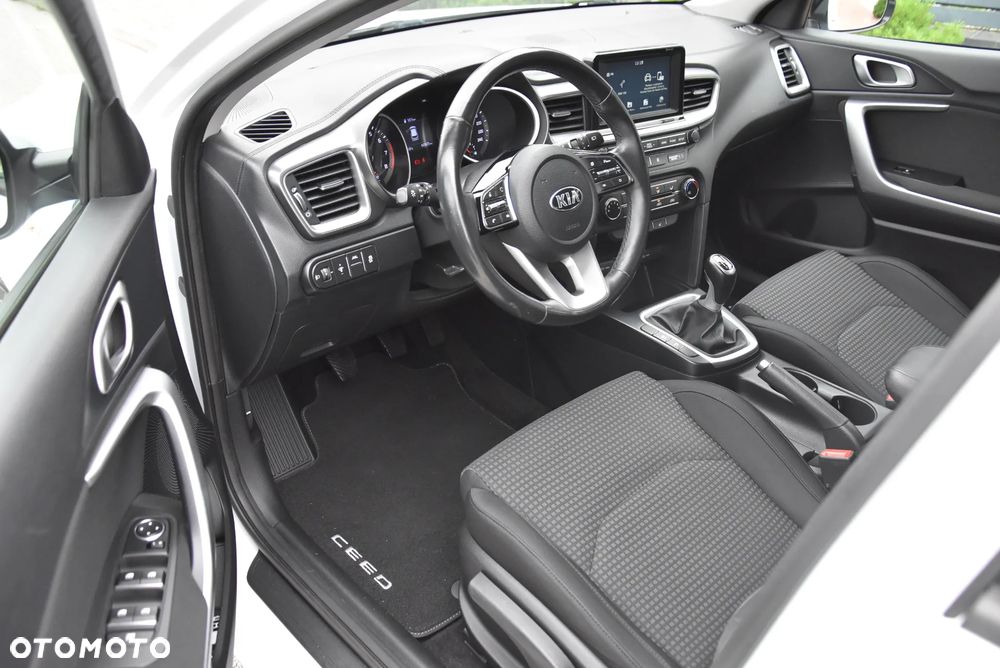 Kia Ceed 1.4 CVVT ISG Vision - 21
