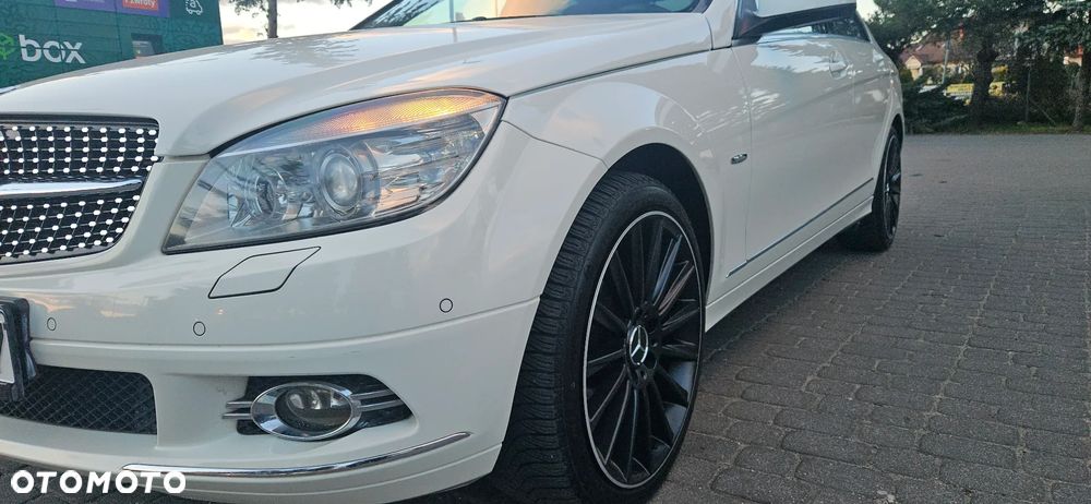 Mercedes-Benz Klasa C 180 BlueEFFICIENCY 7G-TRONIC Avantgarde - 19