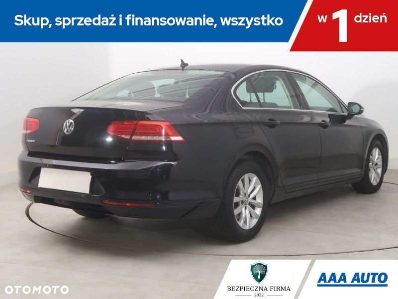 Volkswagen Passat - 7