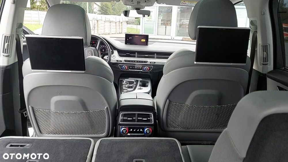 Audi Q7 - 15