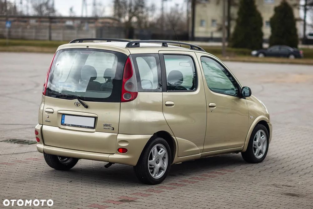 Toyota Yaris Verso 1.3 Sol - 10