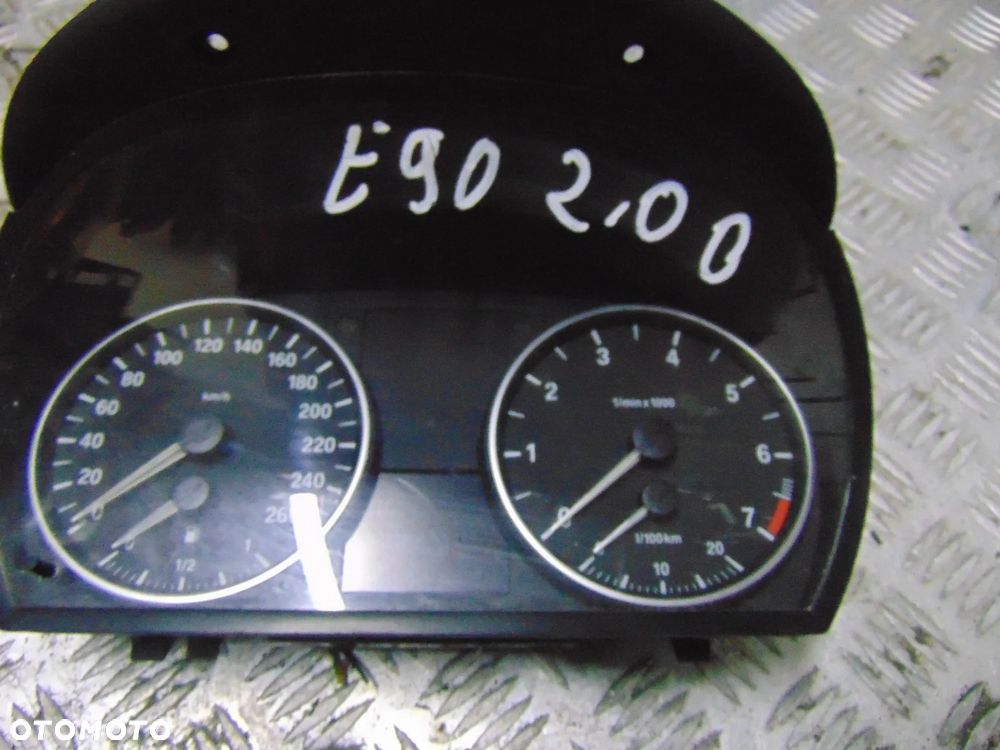 Licznik BMW e90 2,0 benzyna - 1