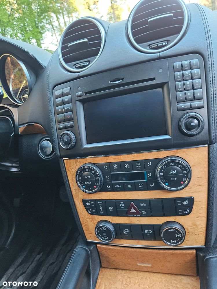 Mercedes-Benz GL 500 4Matic 7G-TRONIC - 23