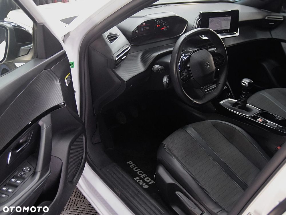 Peugeot 2008 - 11