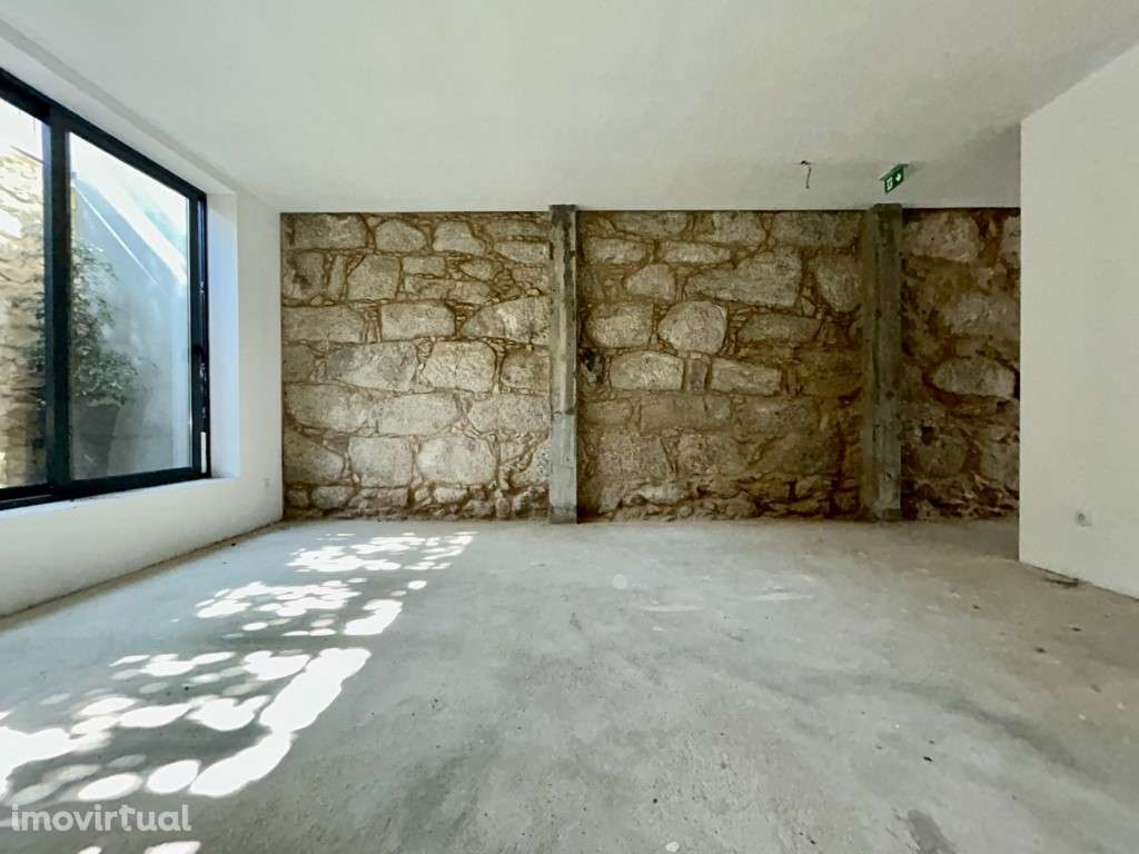 Loja Nova a Praça Velasquez / Antas / Porto - Grande imagem: 4/21