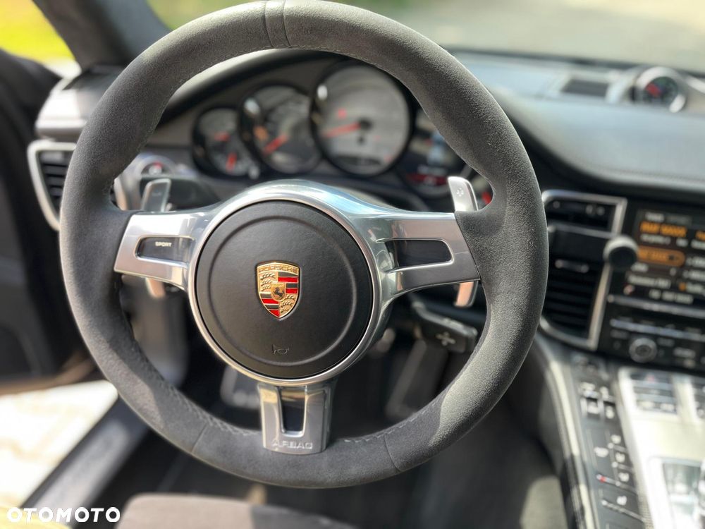 Porsche Panamera GTS - 15