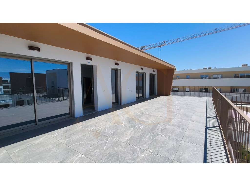 Apartamento T2 em condomínio com piscina e garagem em Cabanas de Ta... - Grande imagem: 2/31