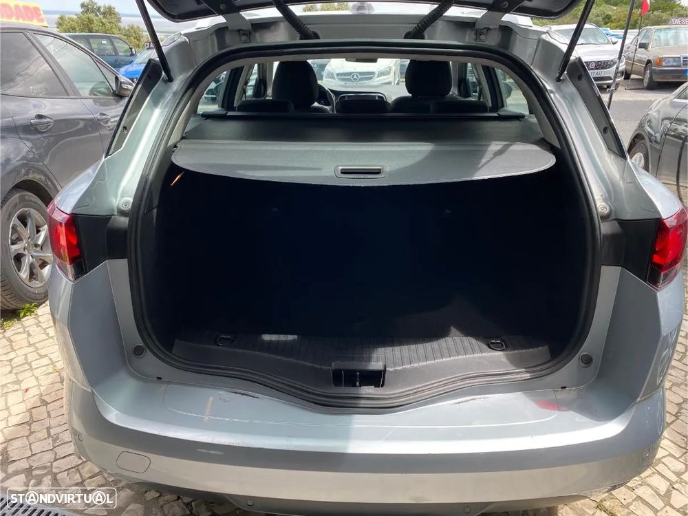 Renault Mégane Sport Tourer E-TECH Plug-in 160 INTENS - 18