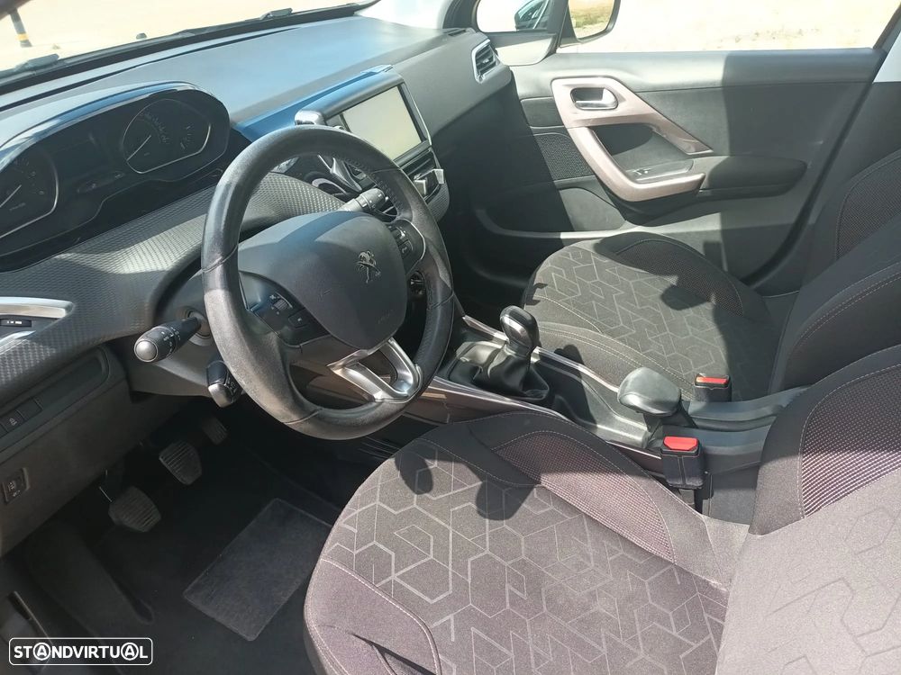 Peugeot 2008 1.6 BlueHDi Style - 9