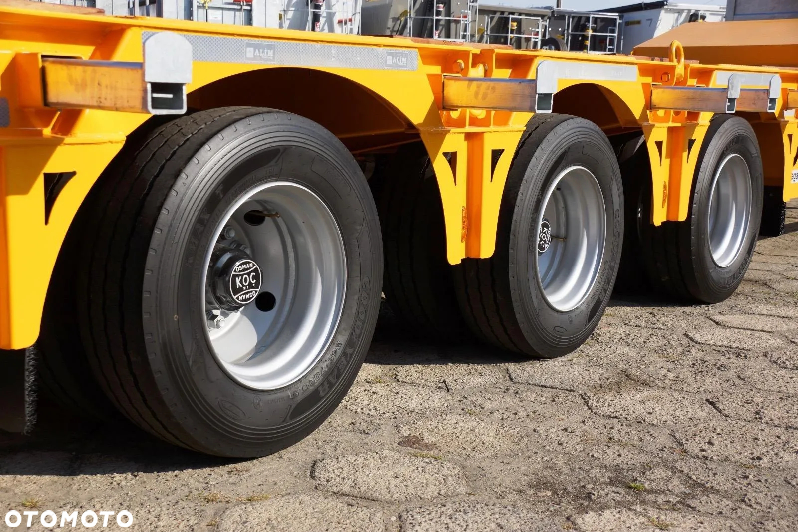 Inny LW3 NISKOPODWOZIOWA 3 OSIOWA 13.600mm z najazdami hydraulicznymi - 9