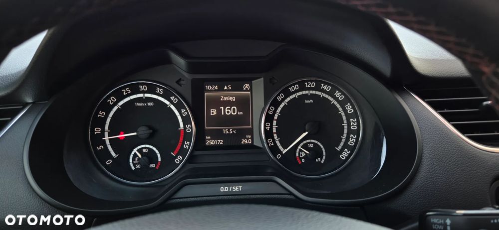 Skoda Octavia 2.0 TDI DSG RS - 27