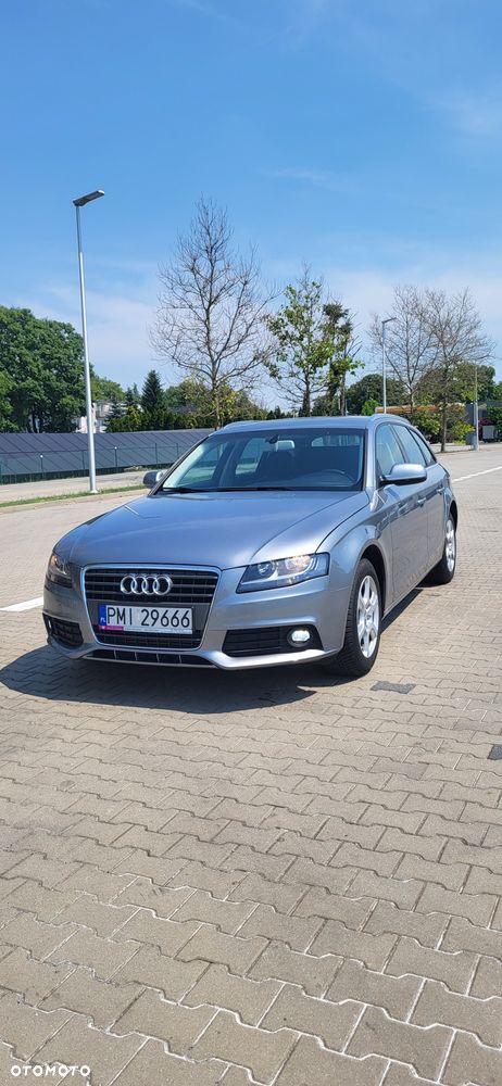 Audi A4 Limousine - 1