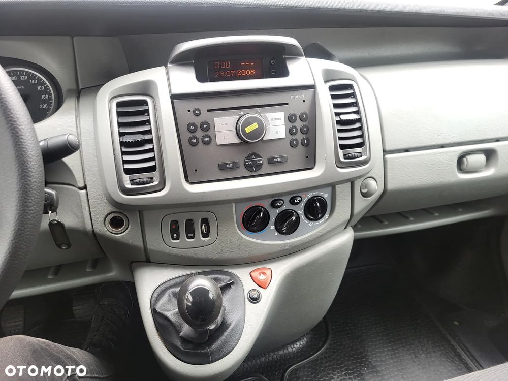 Opel Vivaro - 24