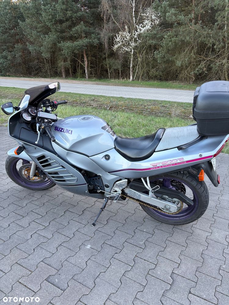 Suzuki RF - 4