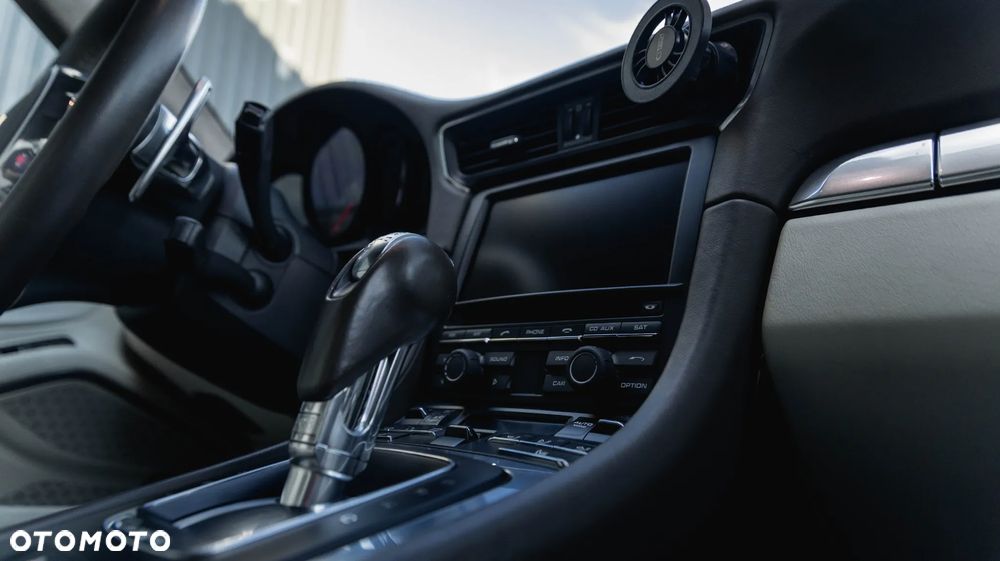 Porsche 911 Carrera S PDK - 34