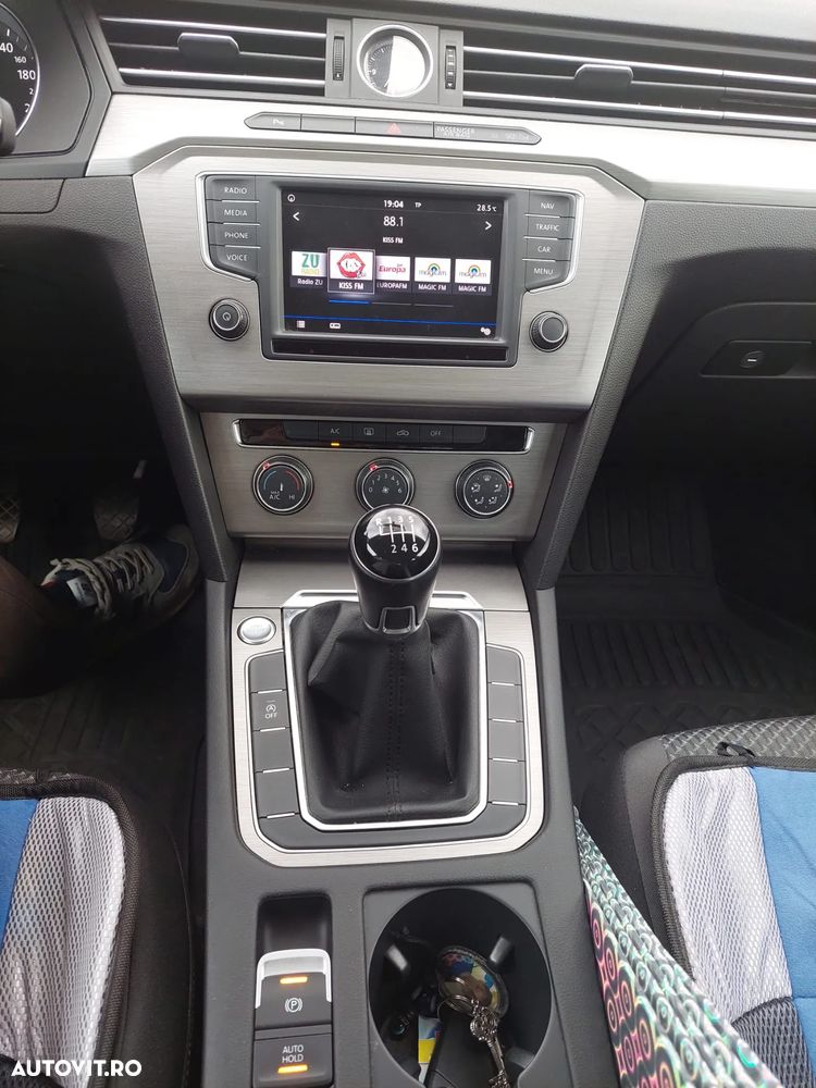 Volkswagen Passat Variant 1.6 TDI (BlueMotion Technology) Comfortline - 5