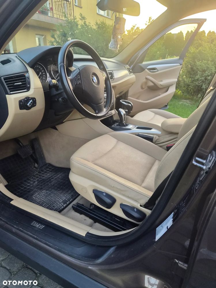 BMW X1 xDrive18d - 10