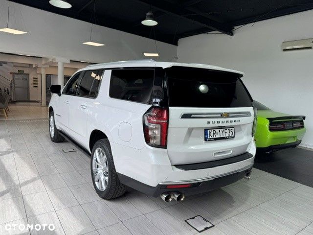Chevrolet Suburban - 3