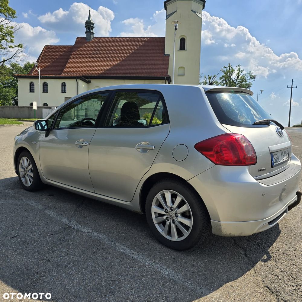 Toyota Auris 2.0 D-4D Premium - 2