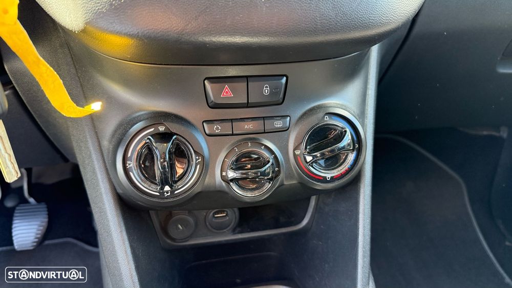 Peugeot 208 1.5 BlueHDi Signature - 36