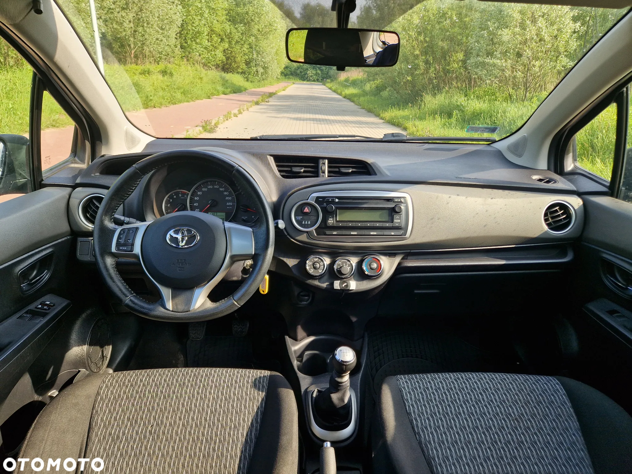 Toyota Yaris 1.4 D-4D Active - 11