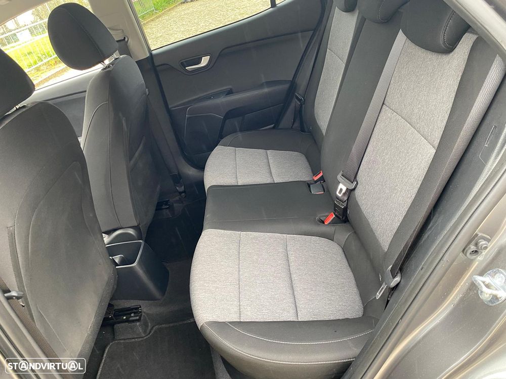 Kia Stonic 1.2 MPi Dynamic - 9