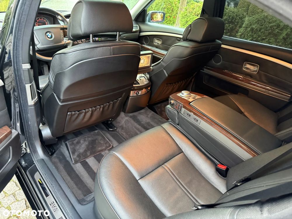 BMW Seria 7 750i L - 21