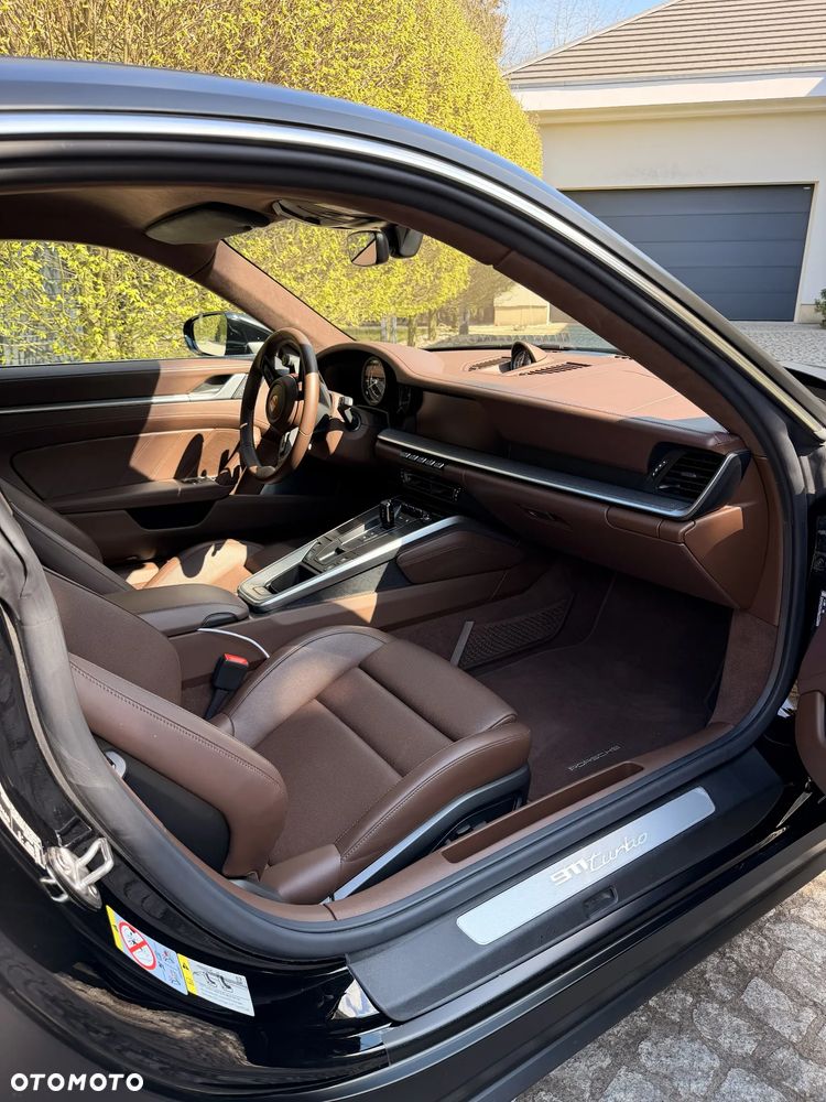 Porsche 911 Turbo - 9