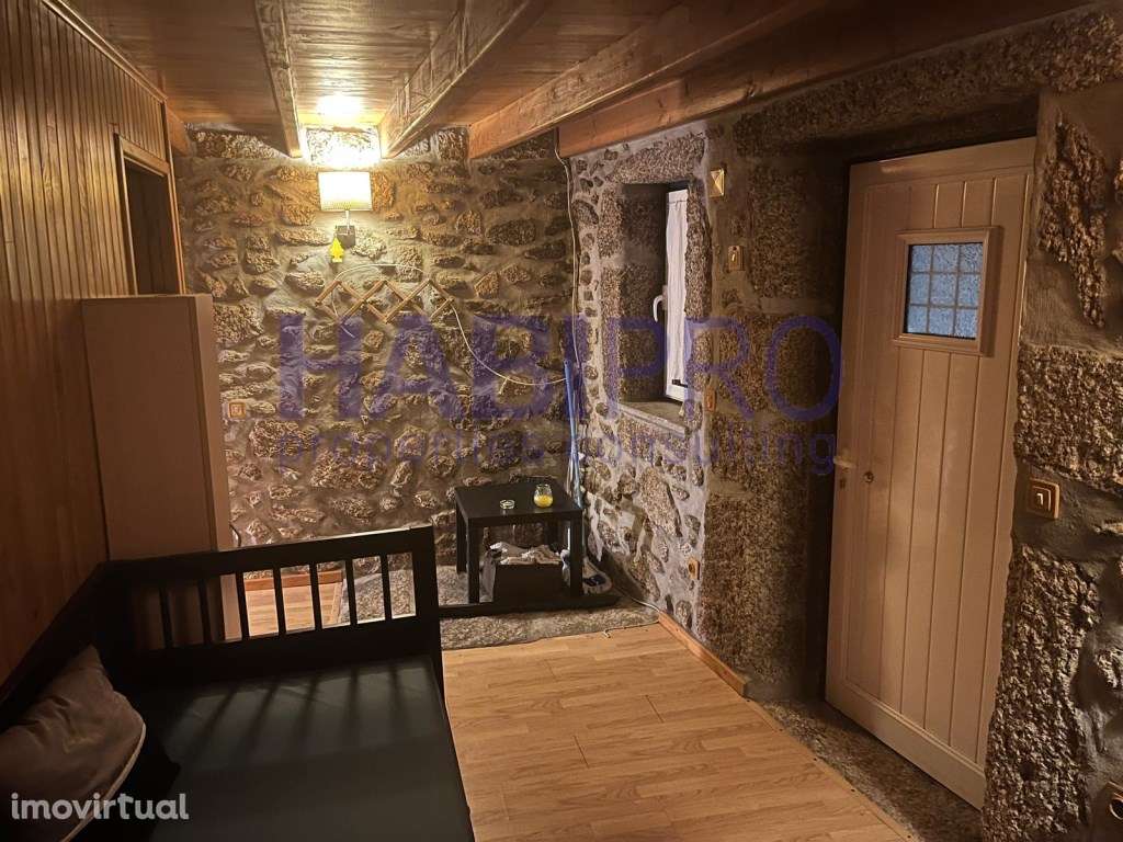 Excelente moradia T1+1 de pedra totalmente recuperada - Grande imagem: 2/22