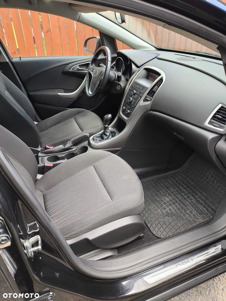 Opel Astra 1.6 Turbo Edition - 5