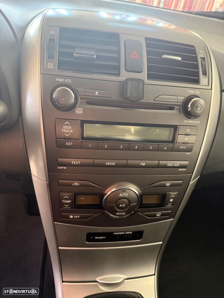 Toyota Corolla 1.4 D-4D Sol+PM - 15