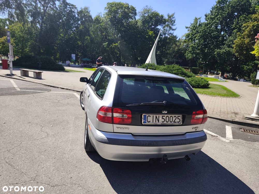 Volvo V40 1.8 - 8