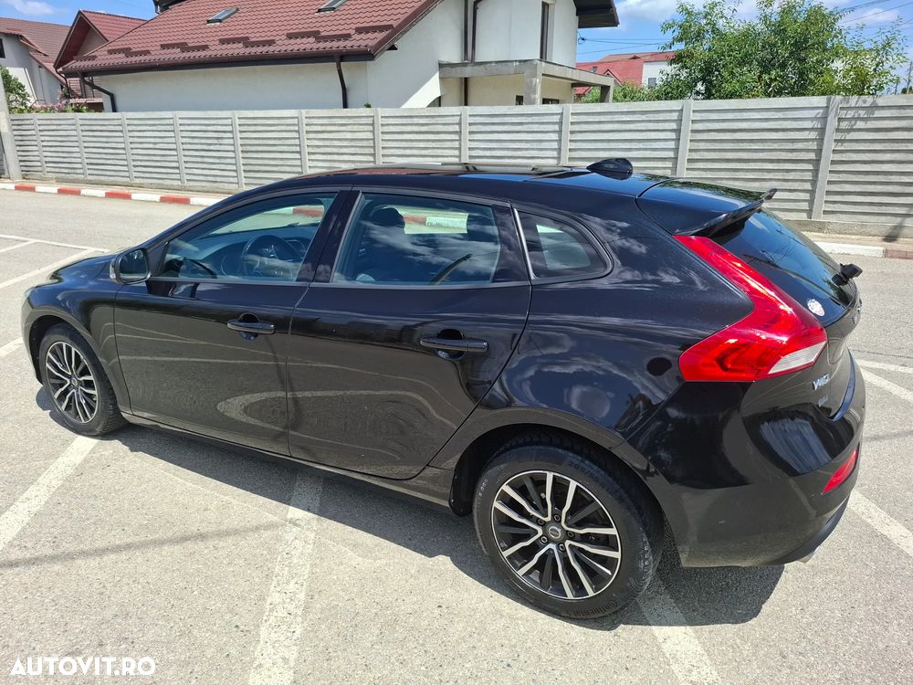 Volvo V40 D3 Aut. Momentum - 24