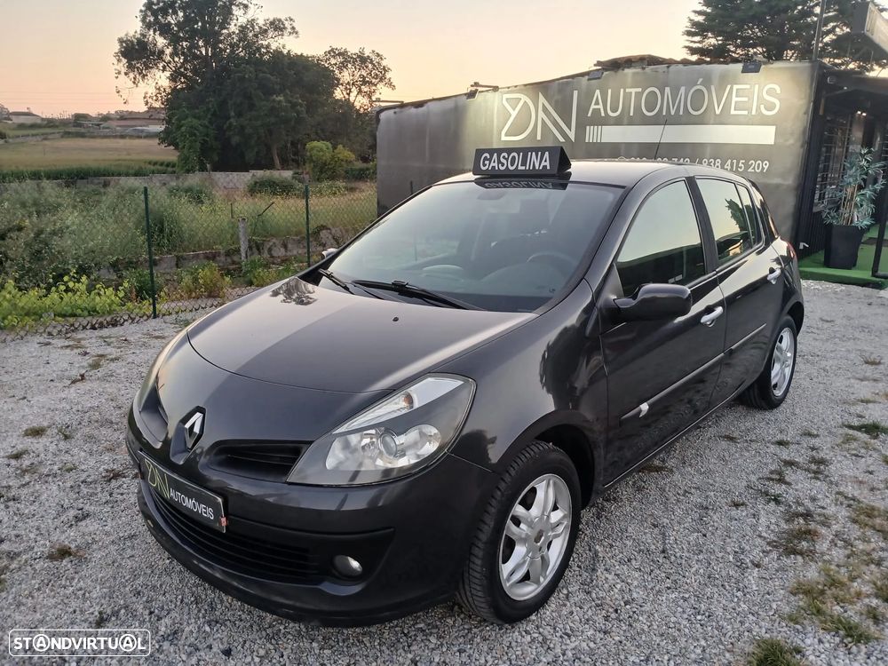 Renault Clio 1.2 16V Confort - 1