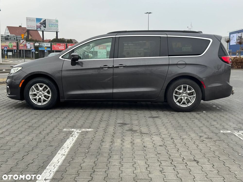 Chrysler Pacifica - 22