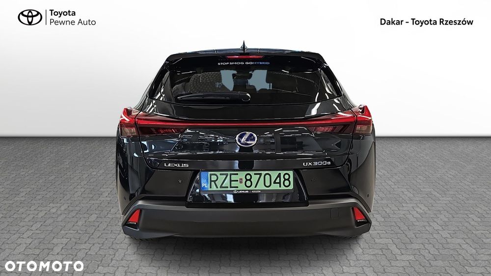 Lexus UX - 4