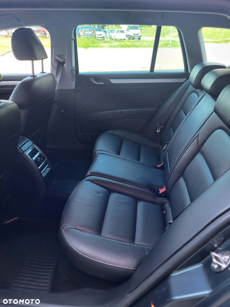 Skoda Superb 2.0 TDI Green tec DSG Elegance - 11