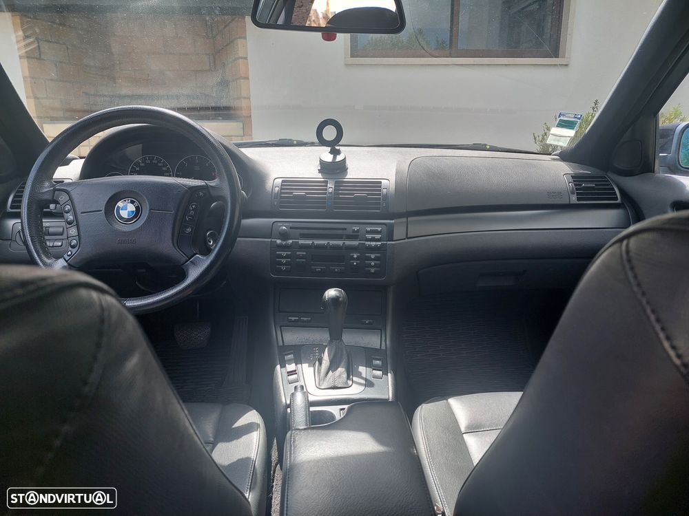 BMW 320 dA Navigator - 29