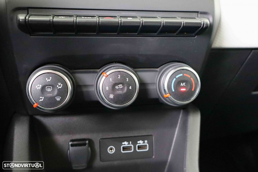 Renault Clio - 28