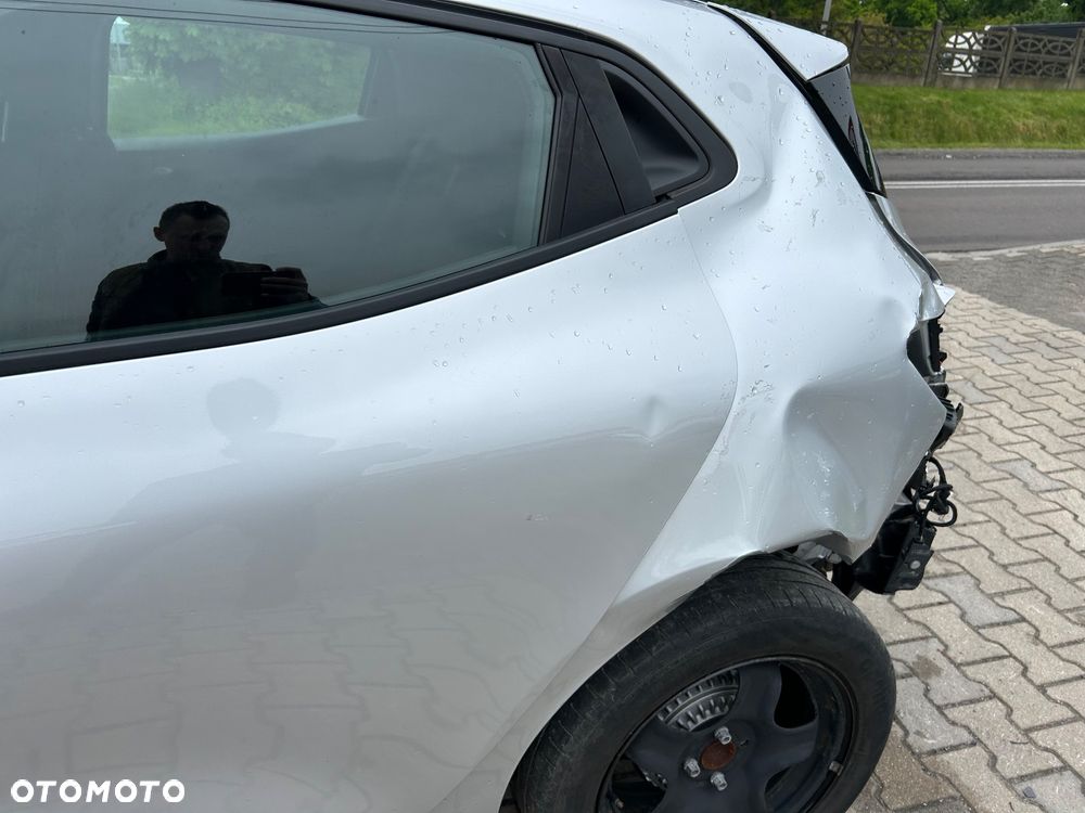 Renault Clio - 24