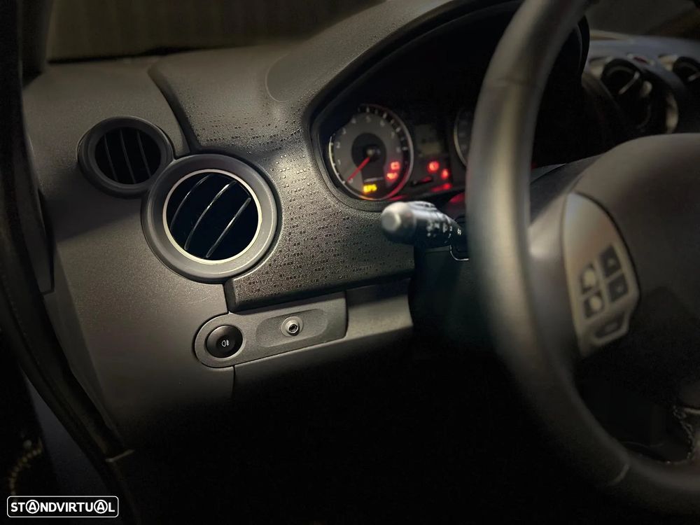 Mitsubishi Colt 1.1 Invite JLL - 8